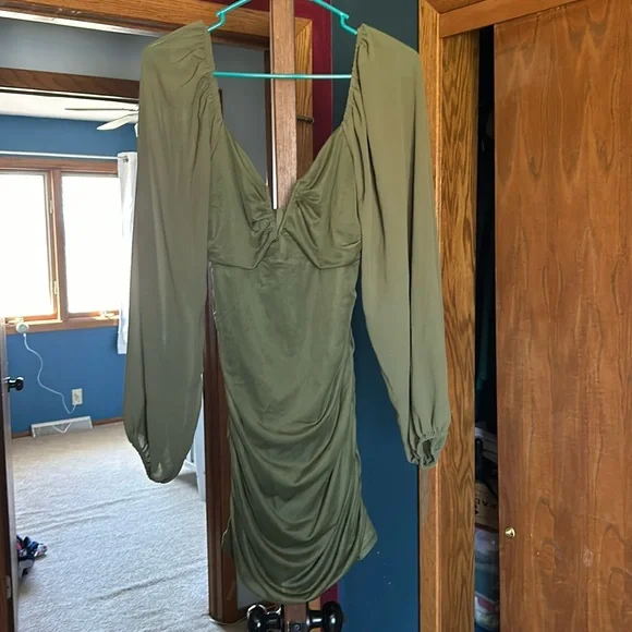 Cider Dresses | Cider Solid Green V Wire Lantern Sleeve Ruched Bodycon Mini Dress Size Large | Color: Green | Size: L | Pm-19925352's Closet